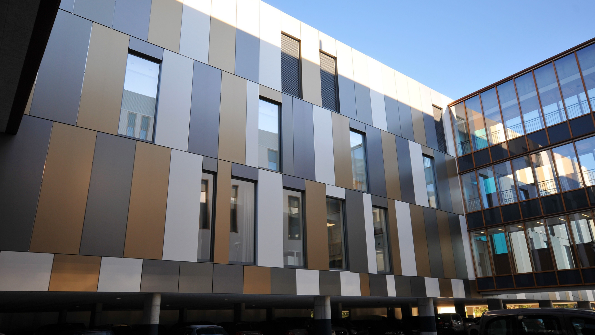 blinde-bevestiging-bedhaak-systeem-acm-casettes-facade blinde-bevestiging-bedhaak-systeem-acm-casettes-facade