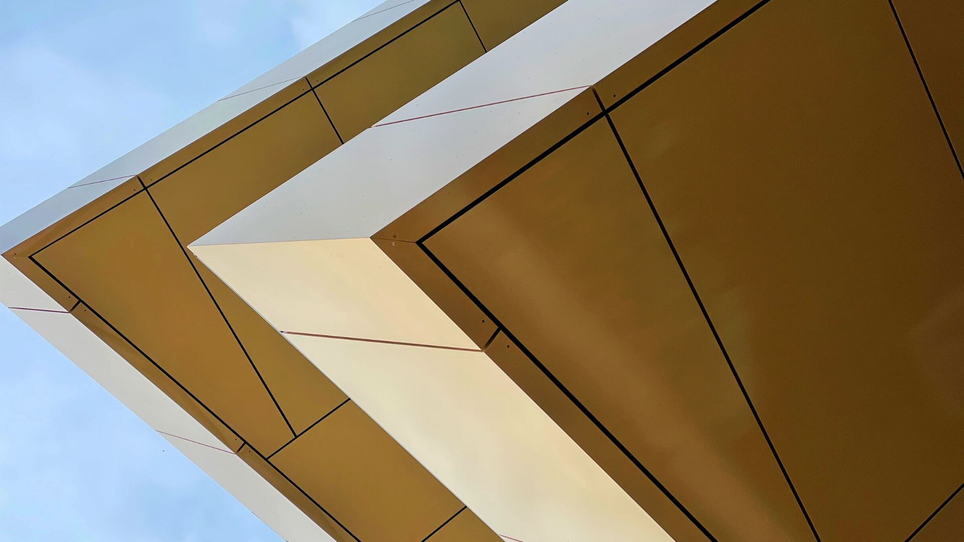 blinde-bevestiging-goudkleurig-gold-composiet-univacco-waalwijk-plafond