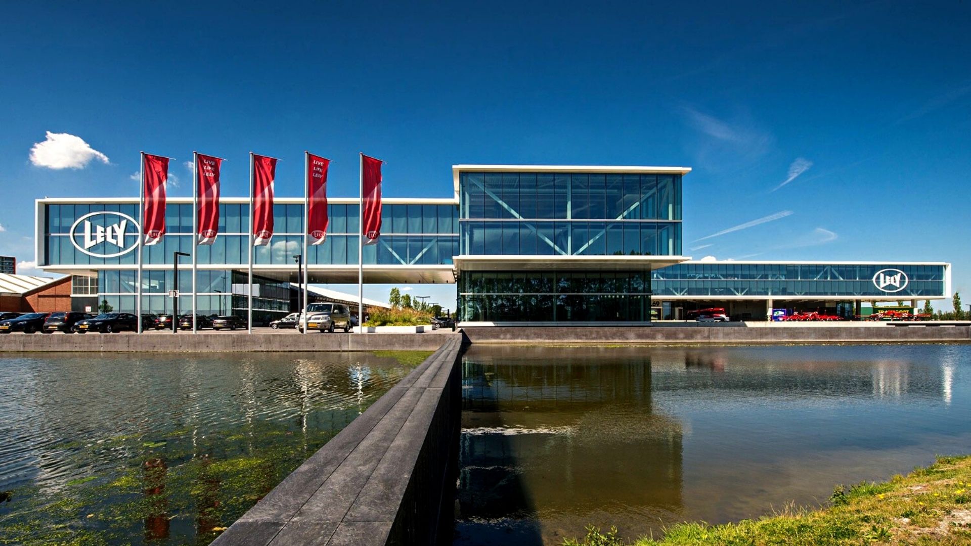 DC-eyecatchers-sierkaders-boeiboorden-aluminium-composiet-distributiecentrum